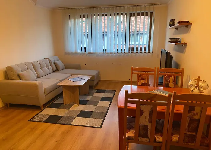 Cedar Lodge Next To Lift One Bedroom Apartment