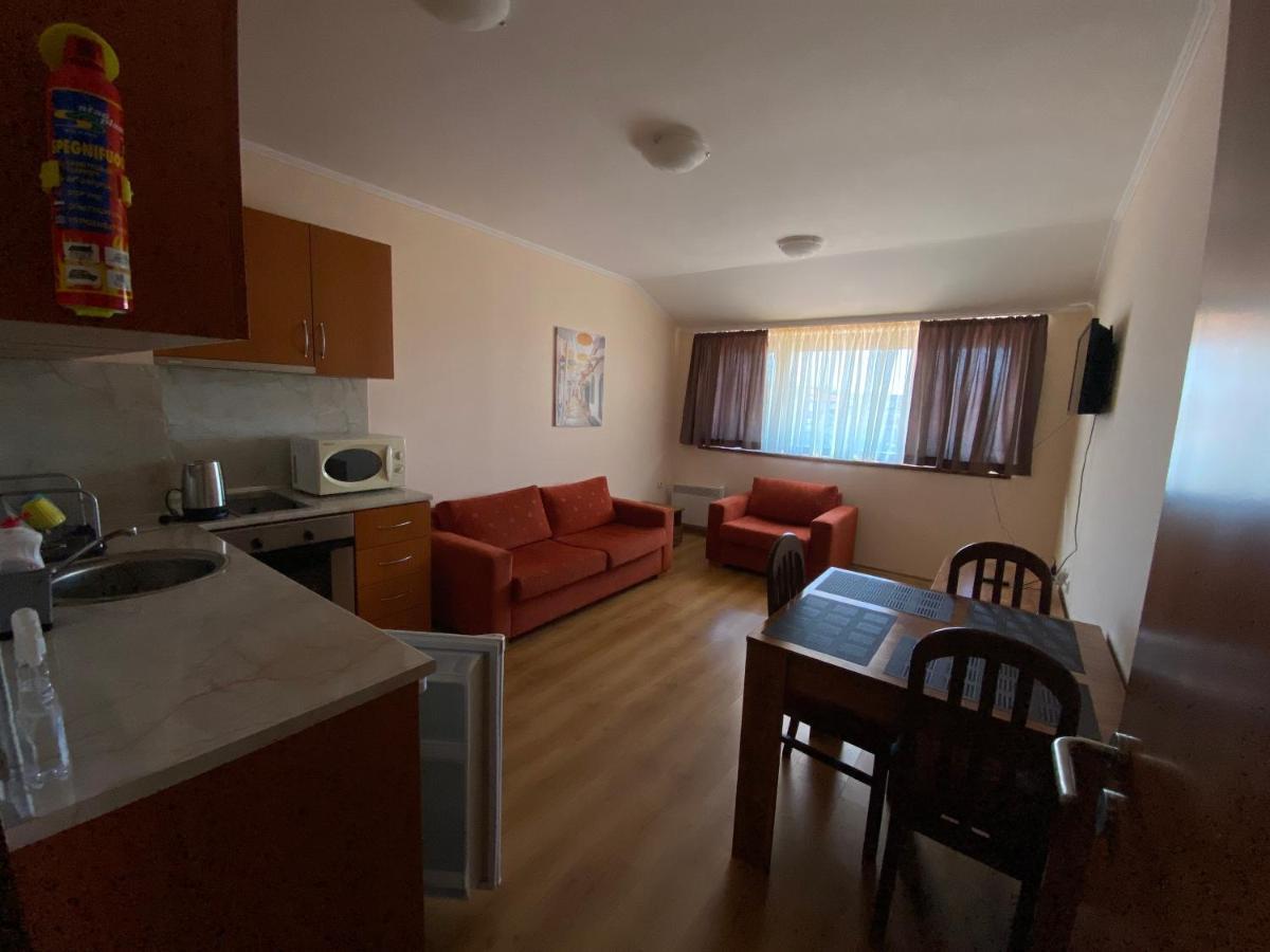 Апартамент Cedar Next To Lift One Bedroom *