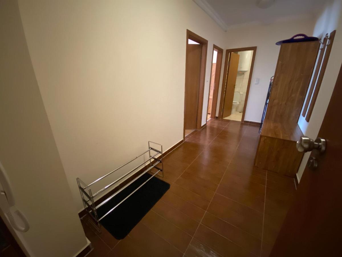 Cedar Next To Lift One Bedroom Apartment